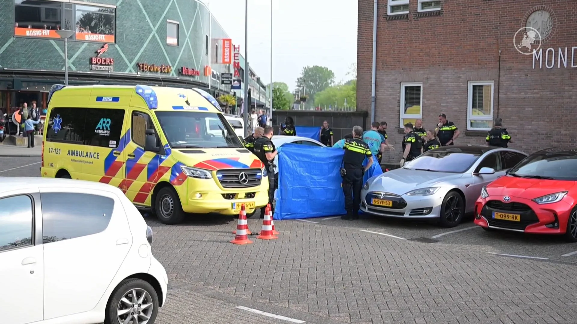 Politie schiet man neer in Hoogvliet na melding bedreiging