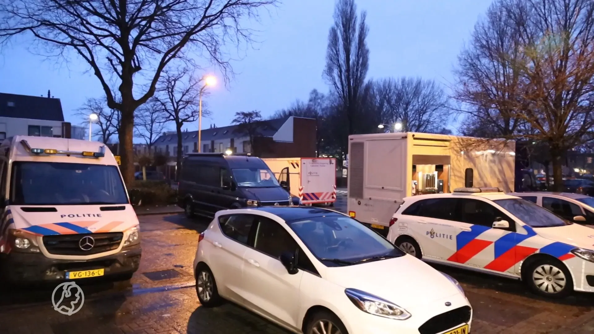 Dode en zwaargewonde gevonden in woning Diemen