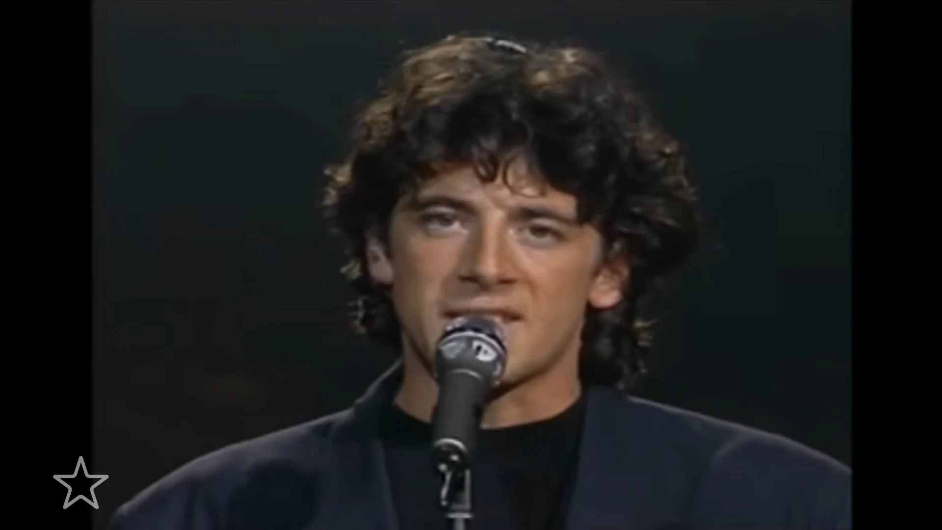 Franse zanger Patrick Bruel opgepakt na heftige beschuldigingen