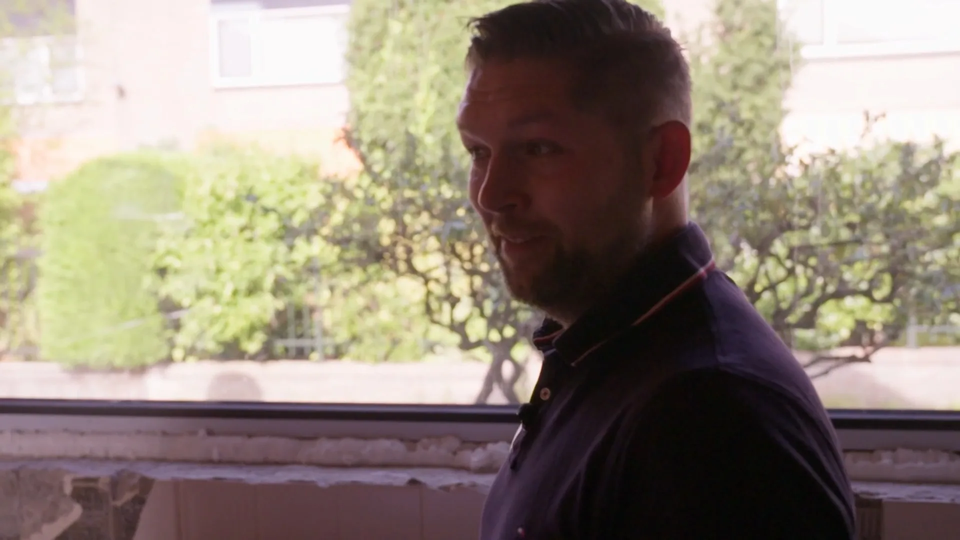 Bas wordt emotioneel over emigratieplannen