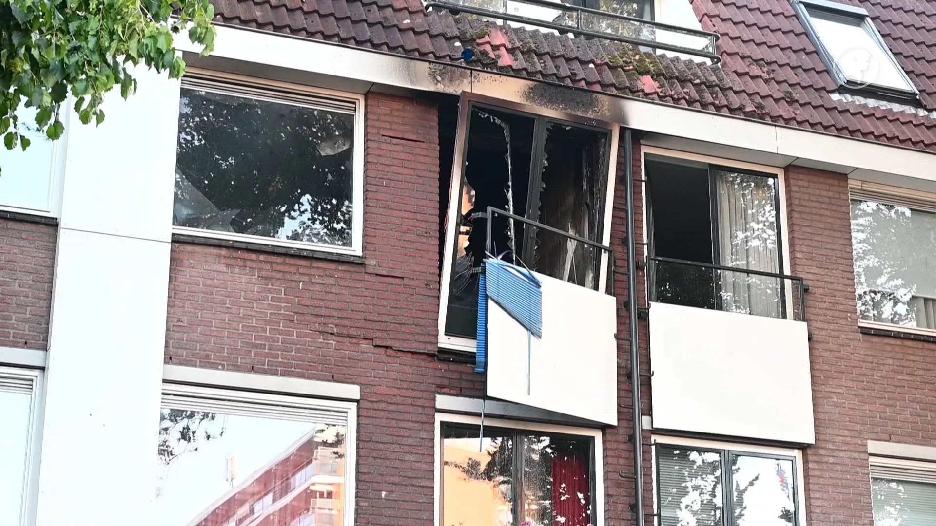 Gevel verwoest na explosie Woerden