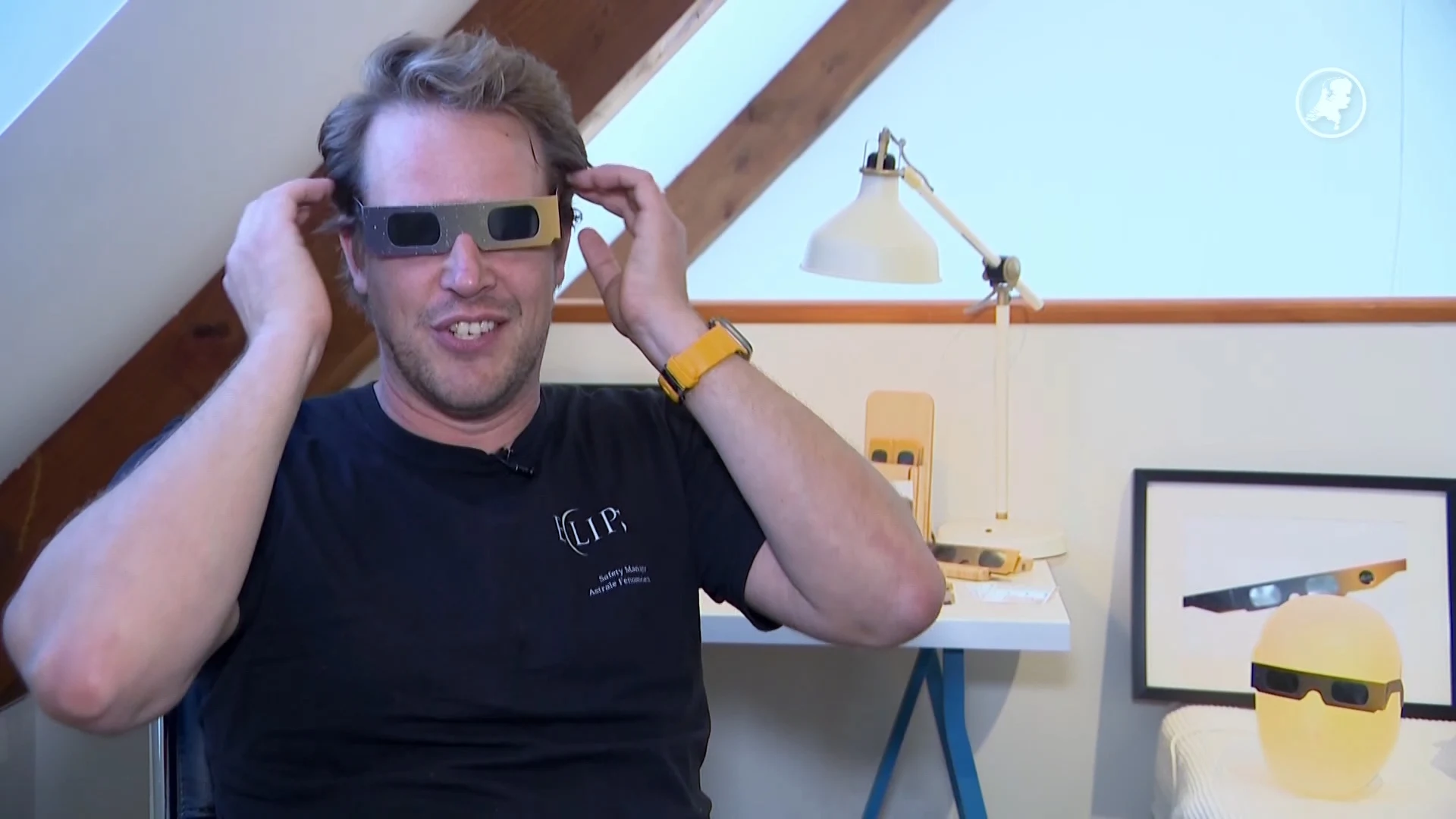 Run op eclipsbrillen voor zonsverduistering, prijzen lopen flink op