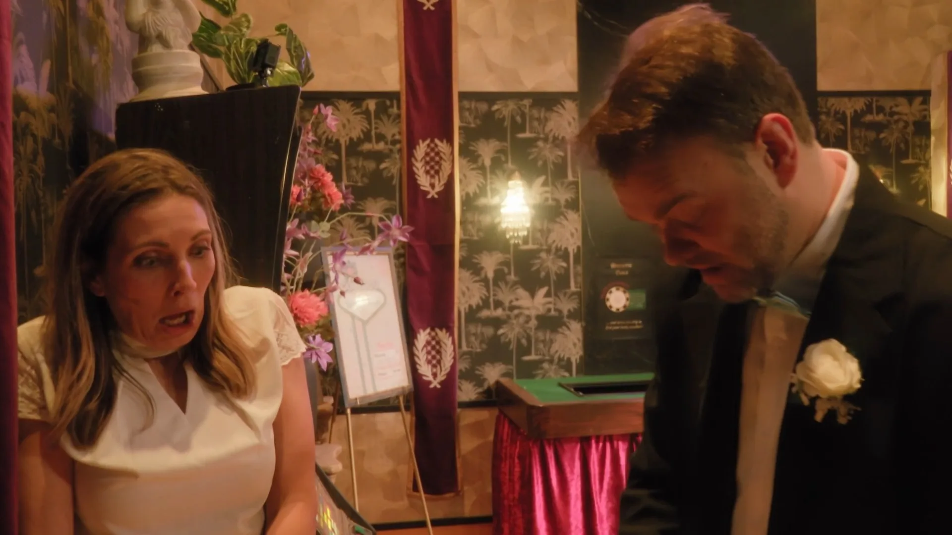 Luier verschonen gaat helemaal mis: 'Dit is zéker jouw kind!'