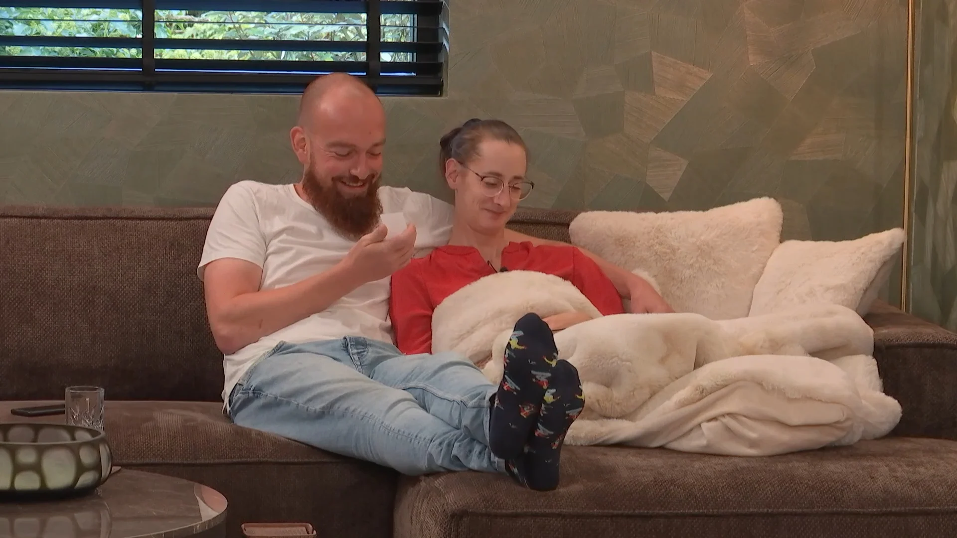 "Grabbel jij maar eens in mijn doosje!"