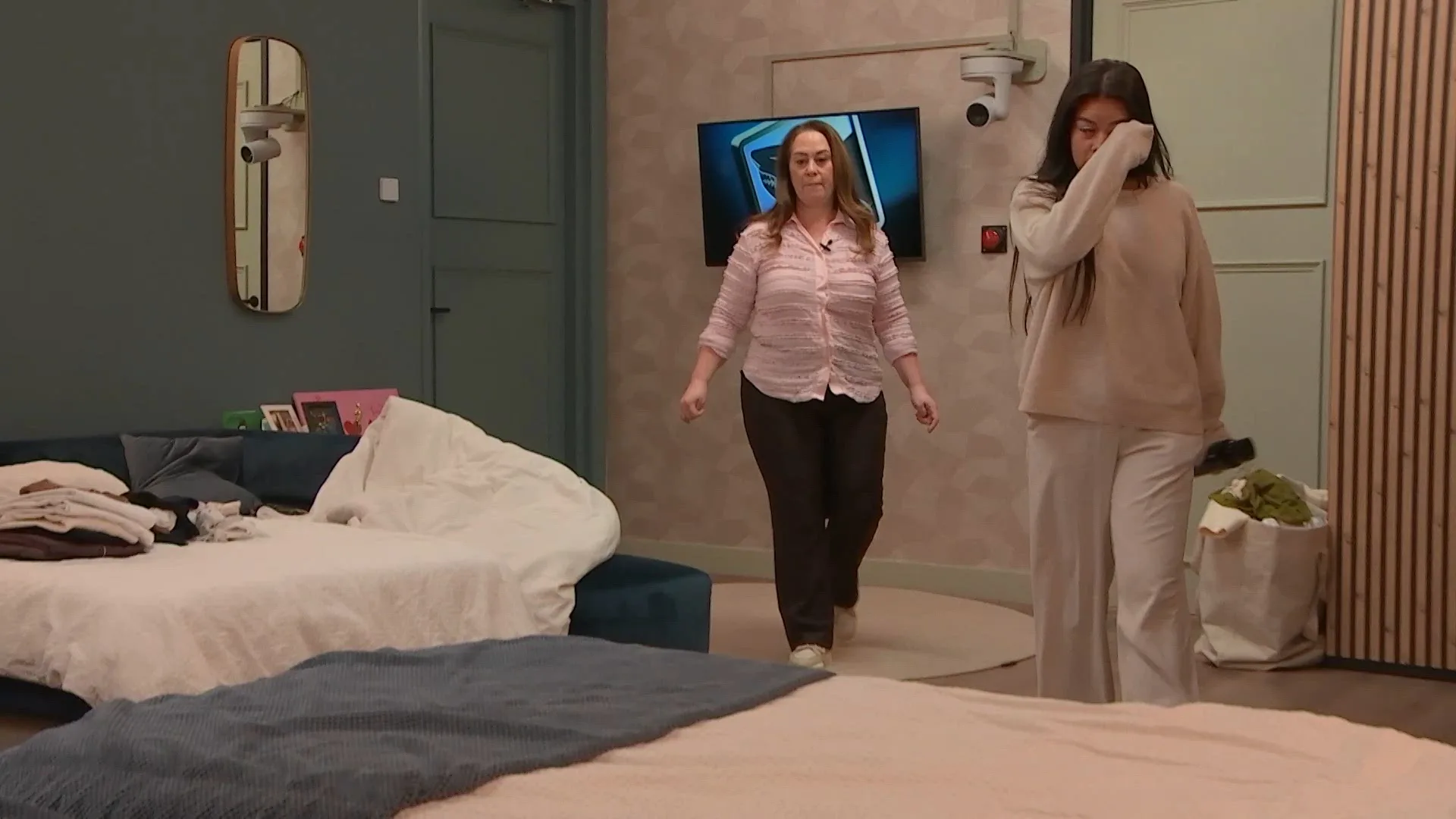 Kristie is in tranen om Anouk