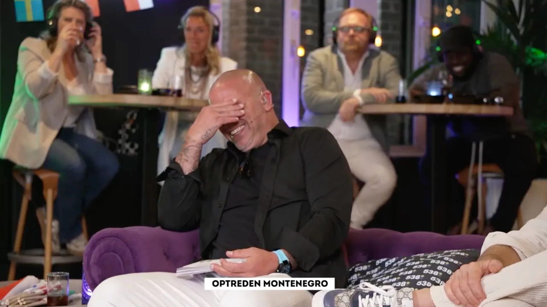Andy over outfit Montenegro: 'Lijkt op een tampon'