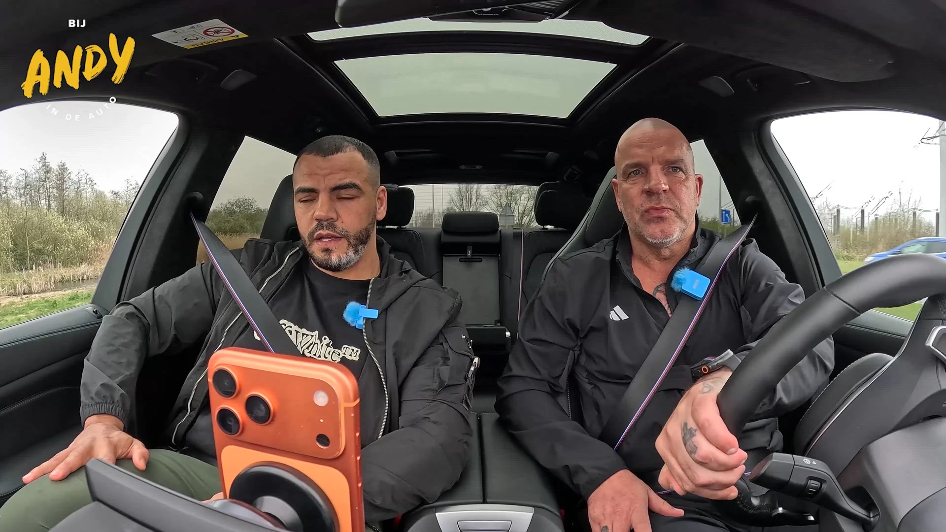 Andy van der Meijde verbaast kickbokser Tarik Khbabez: 'Beroerd van die kop'