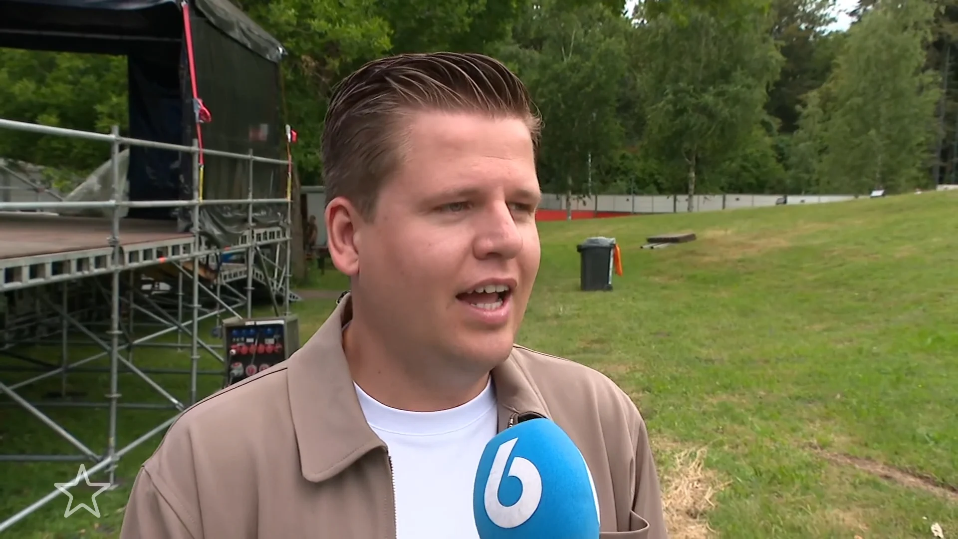 Monique Smit en Sven Versteegh vol energie bij Oosterhout Live