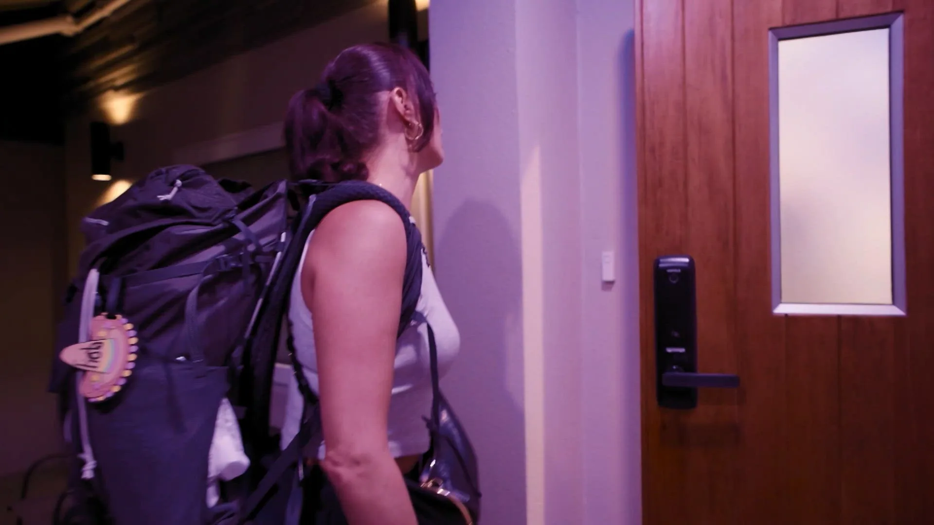 Kim regelt voor haar team een slaapplek