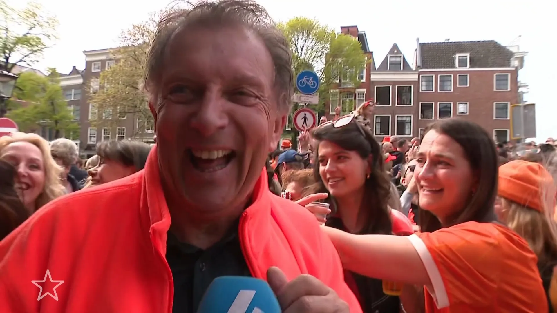 Euforische Robert ten Brink zou vakantie afblazen om Koningsdag te vieren