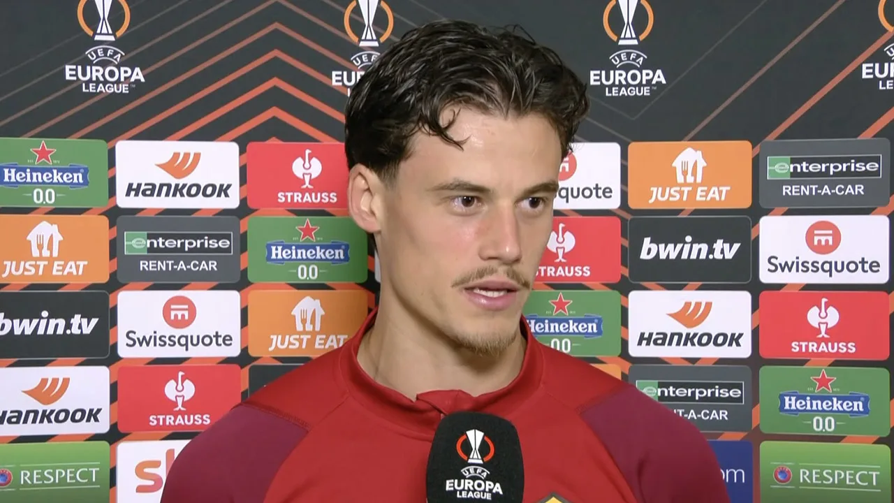 AS Roma-doelman Svilar over blunder Karsdorp: 'Hij speelde niet slecht'