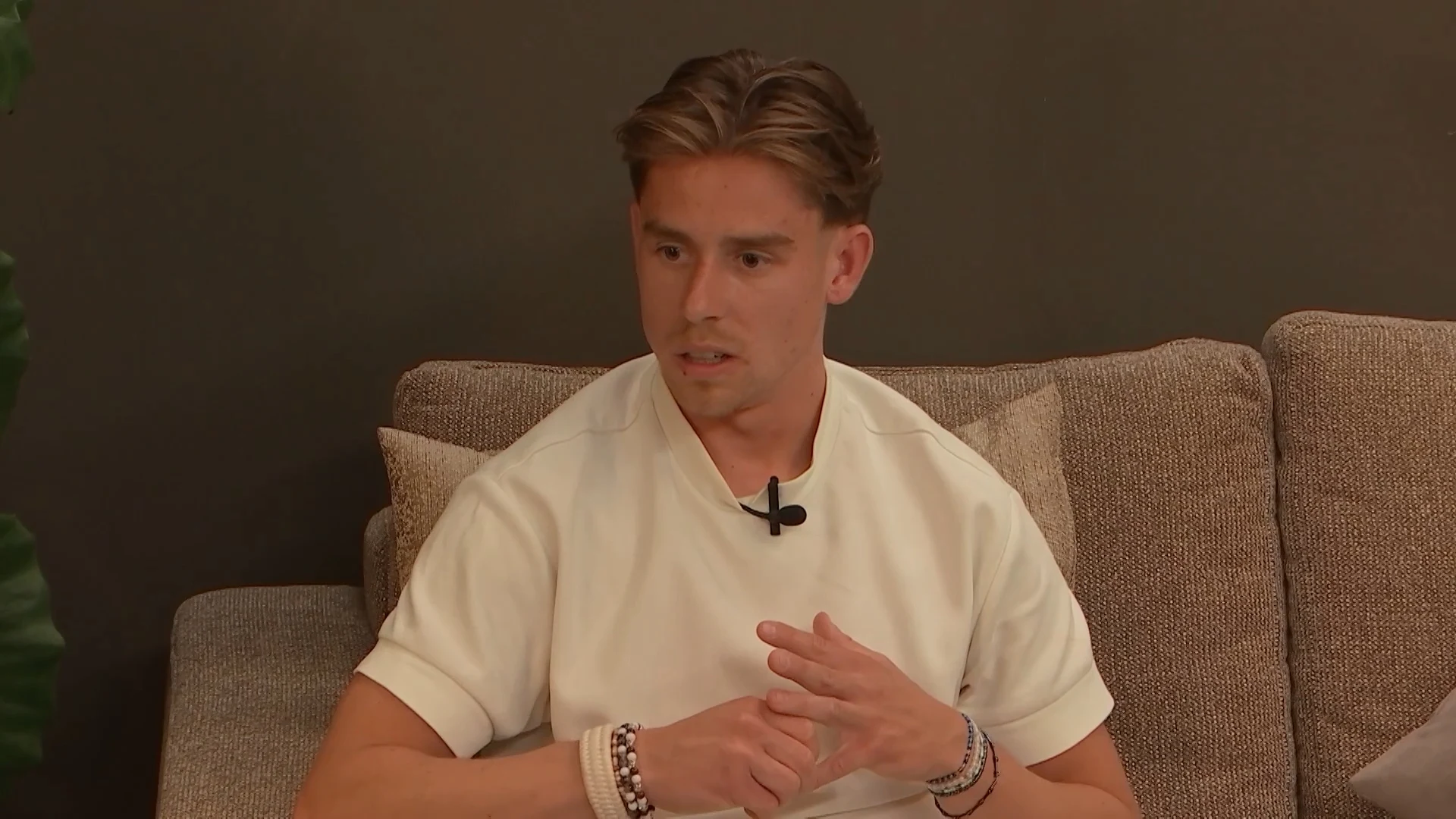 Vriend van Robert vindt dat hij harder moet zijn tegen Roxy