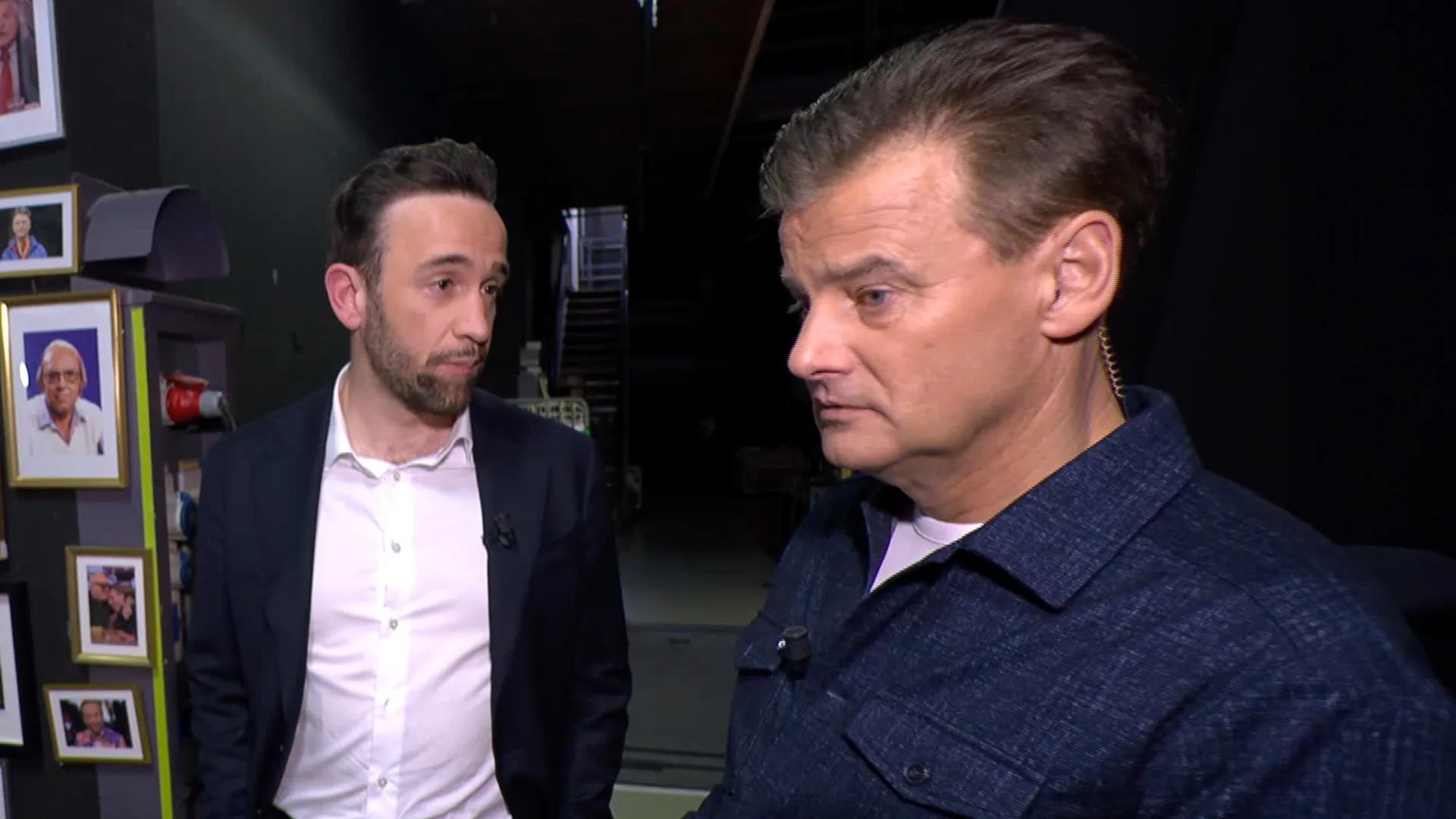 Wilfred Genee schrikt In de Wandelgangen van salaris staatssecretaris Silvio Erkens: 'Per jaar?!!'