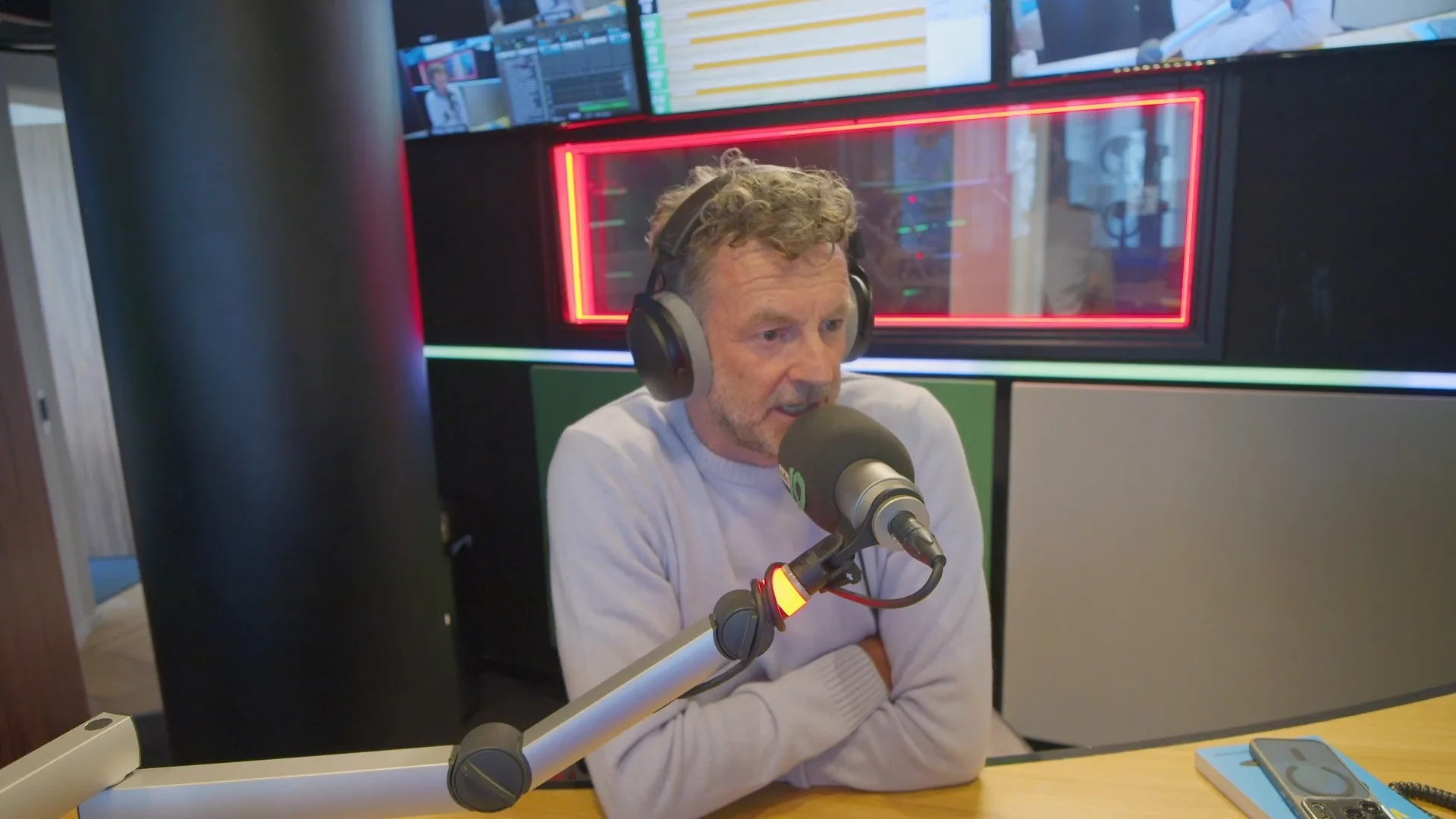 Kluun in de studio! Binnen 40 seconden weet je álles van 'm