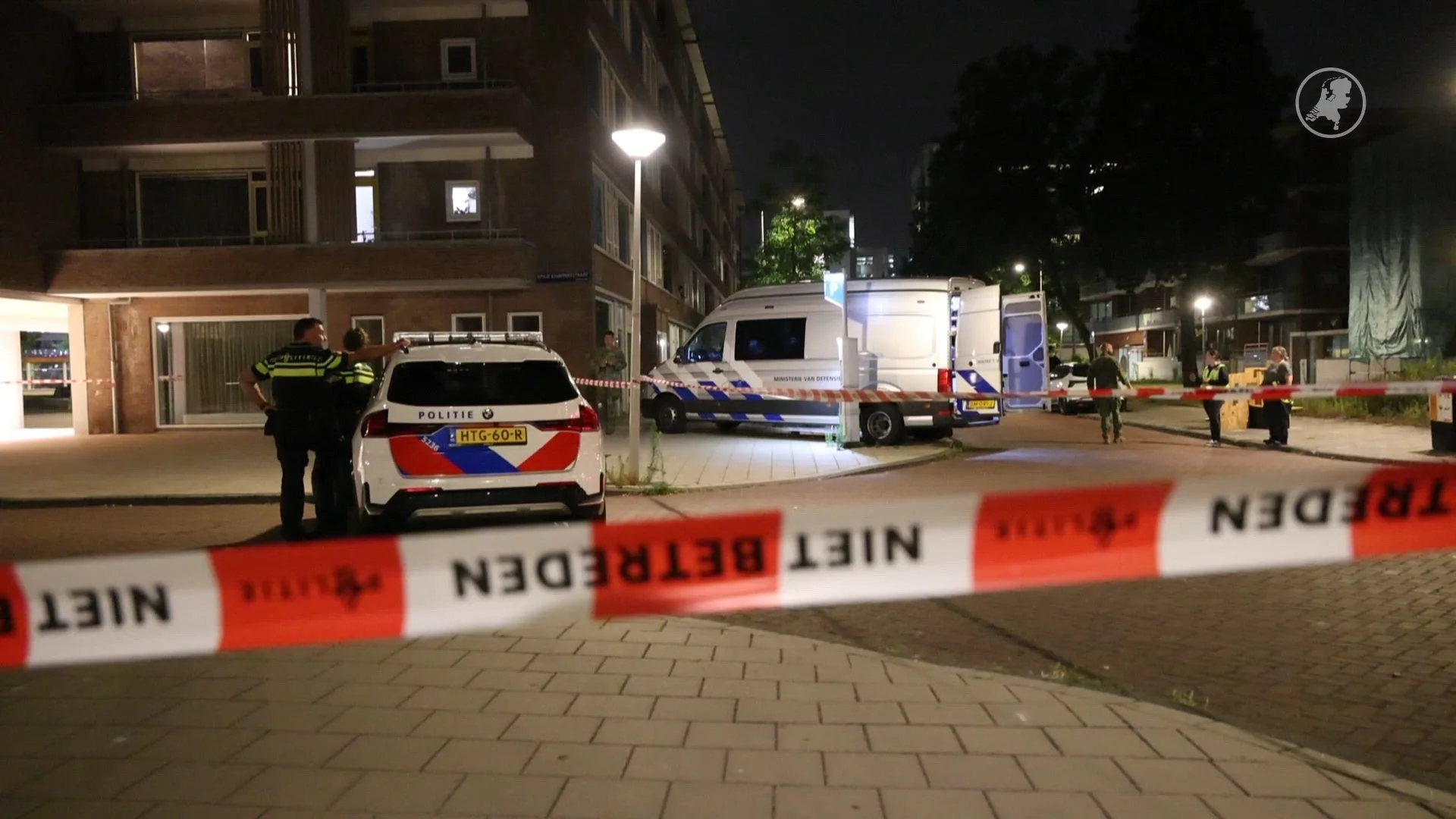 Twee aanhoudingen na vondst explosief bij winkel in Amsterdam
