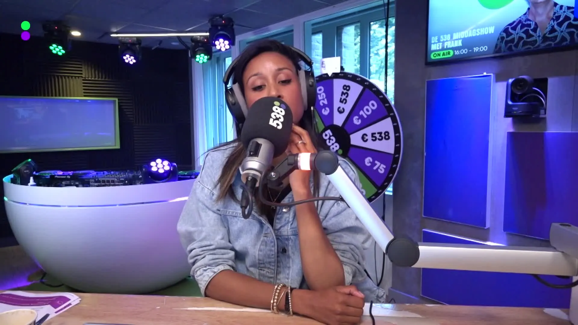 Bellen met de familie van Ian Maatsen over onverwachts EK-debuut