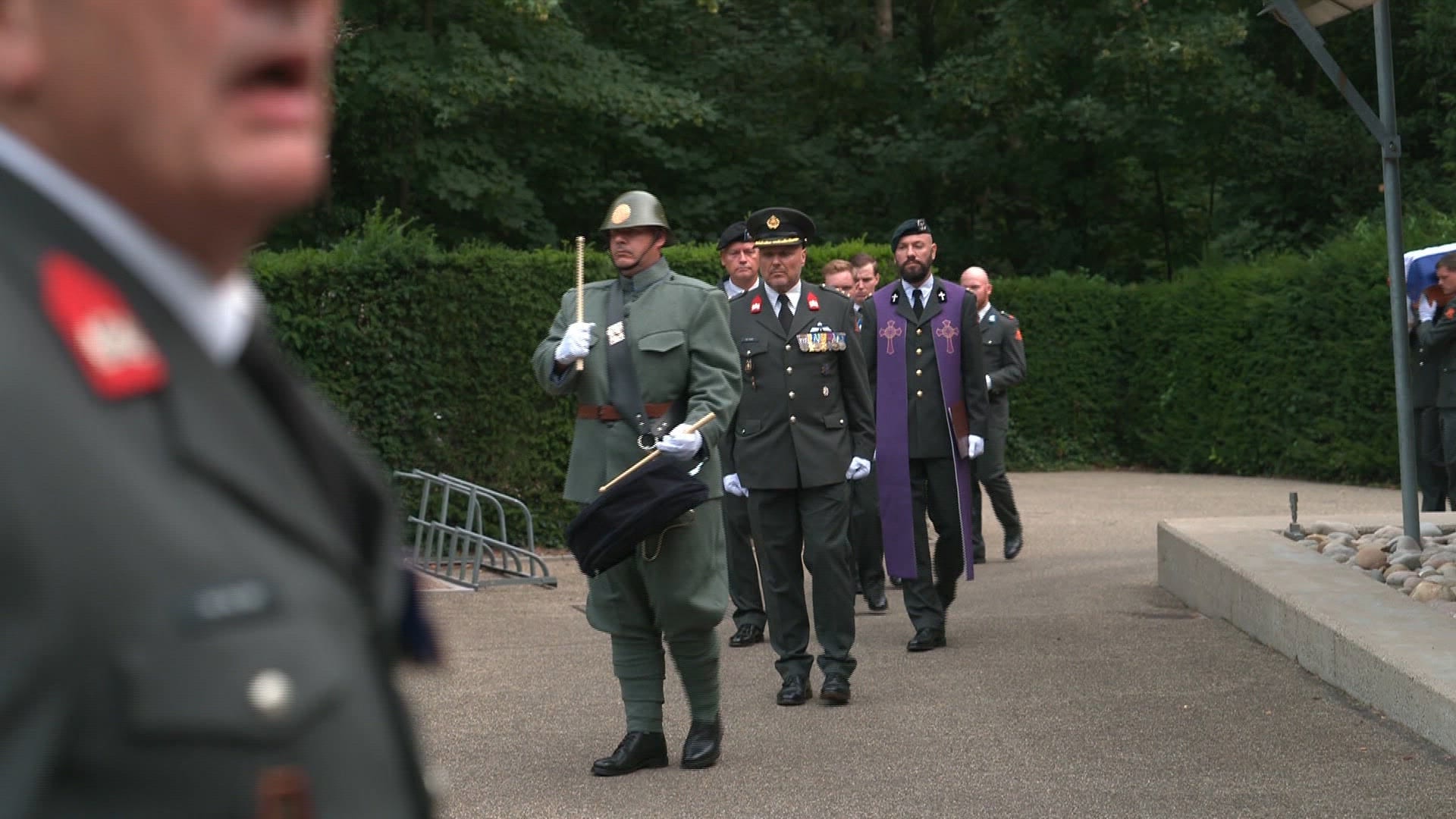 Militair Cees Zaal herbegraven: 'Nu is hij bij zijn kameraden'