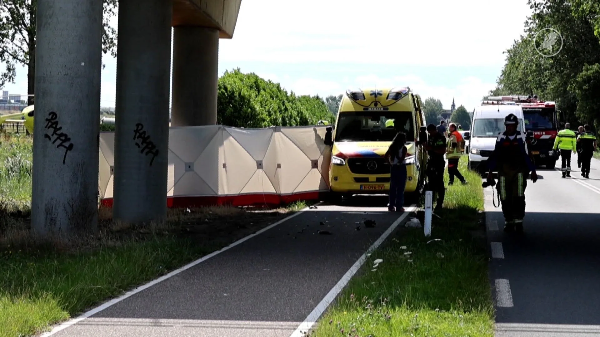 Automobilist komt om bij ernstig ongeluk op N232 in Lijnden