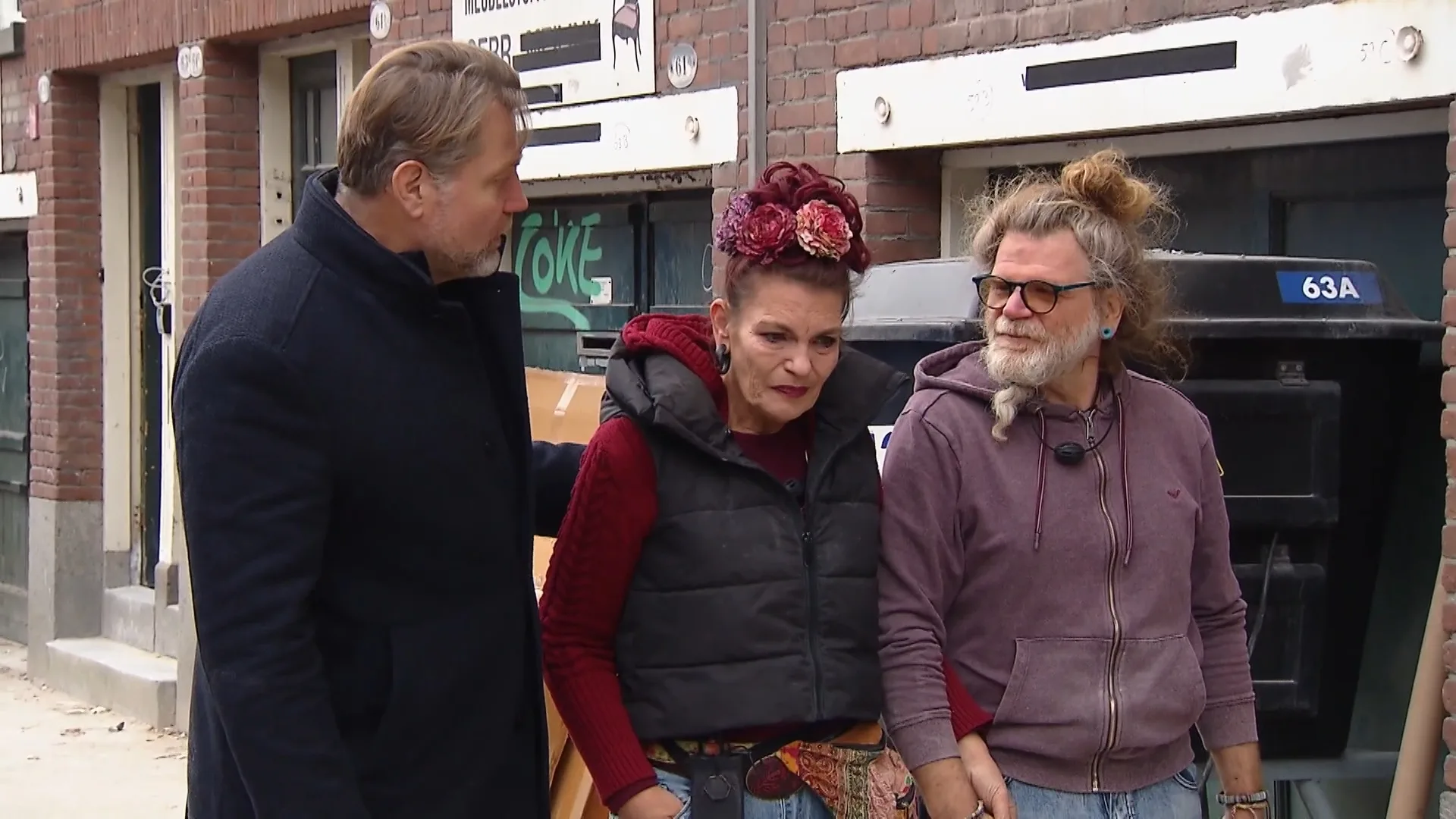 Silvio en Bianca nemen afscheid van de groep