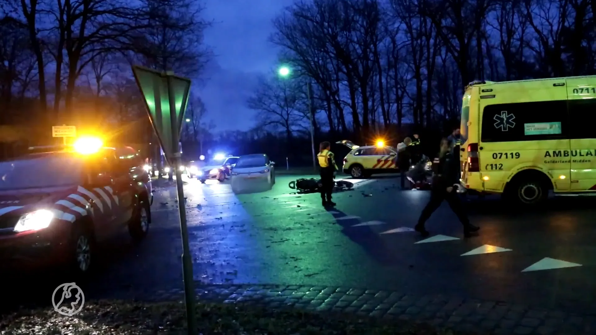 Motorrijder dood na aanrijding met politieauto in Arnhem