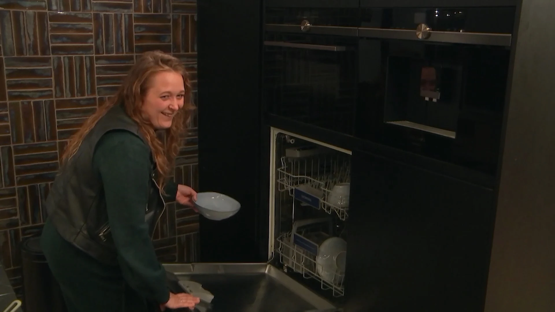 Dominique vraagt of Emko 'er zo één' is