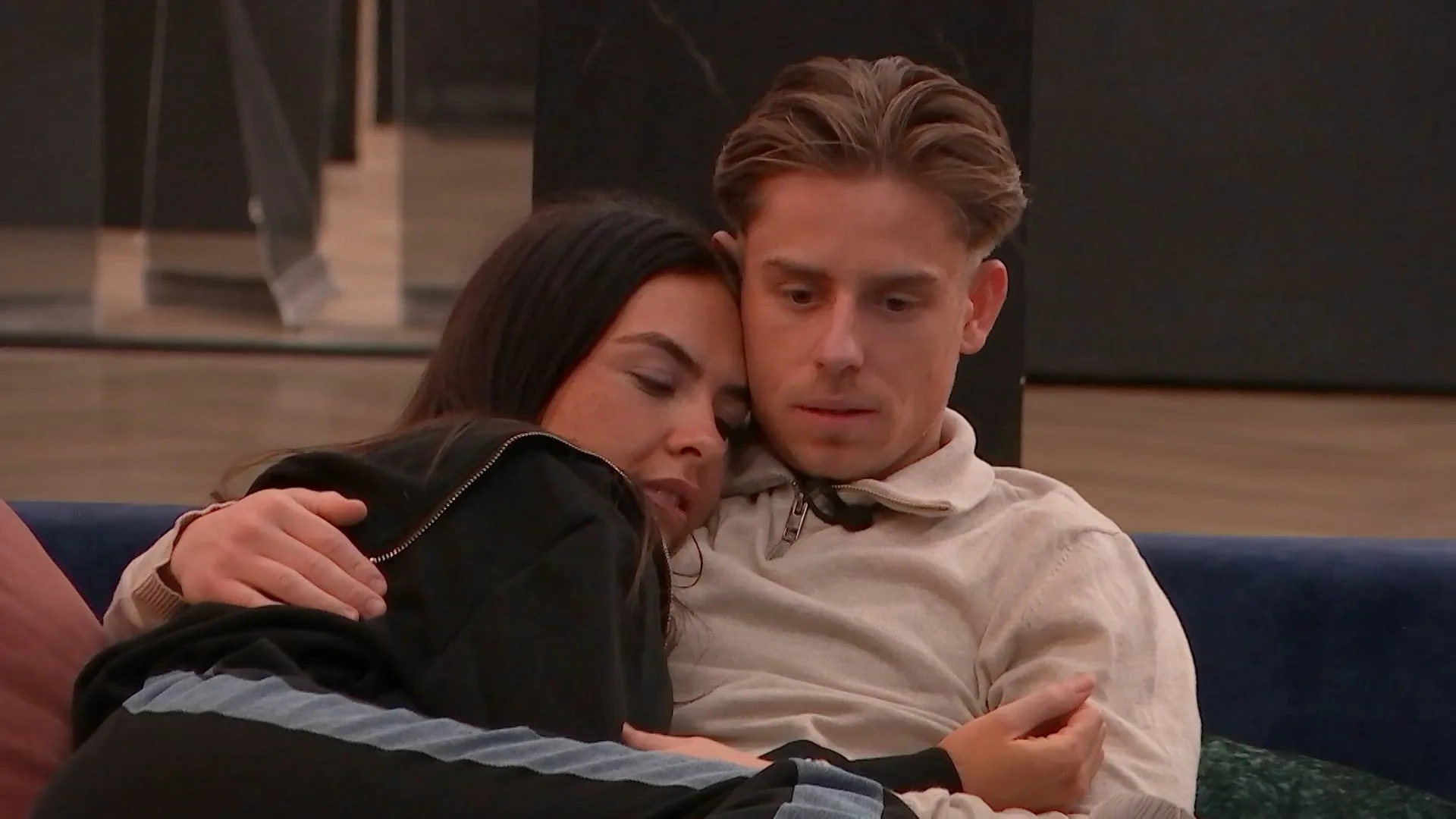 Robert en Roxy zijn blij na het familiebezoek