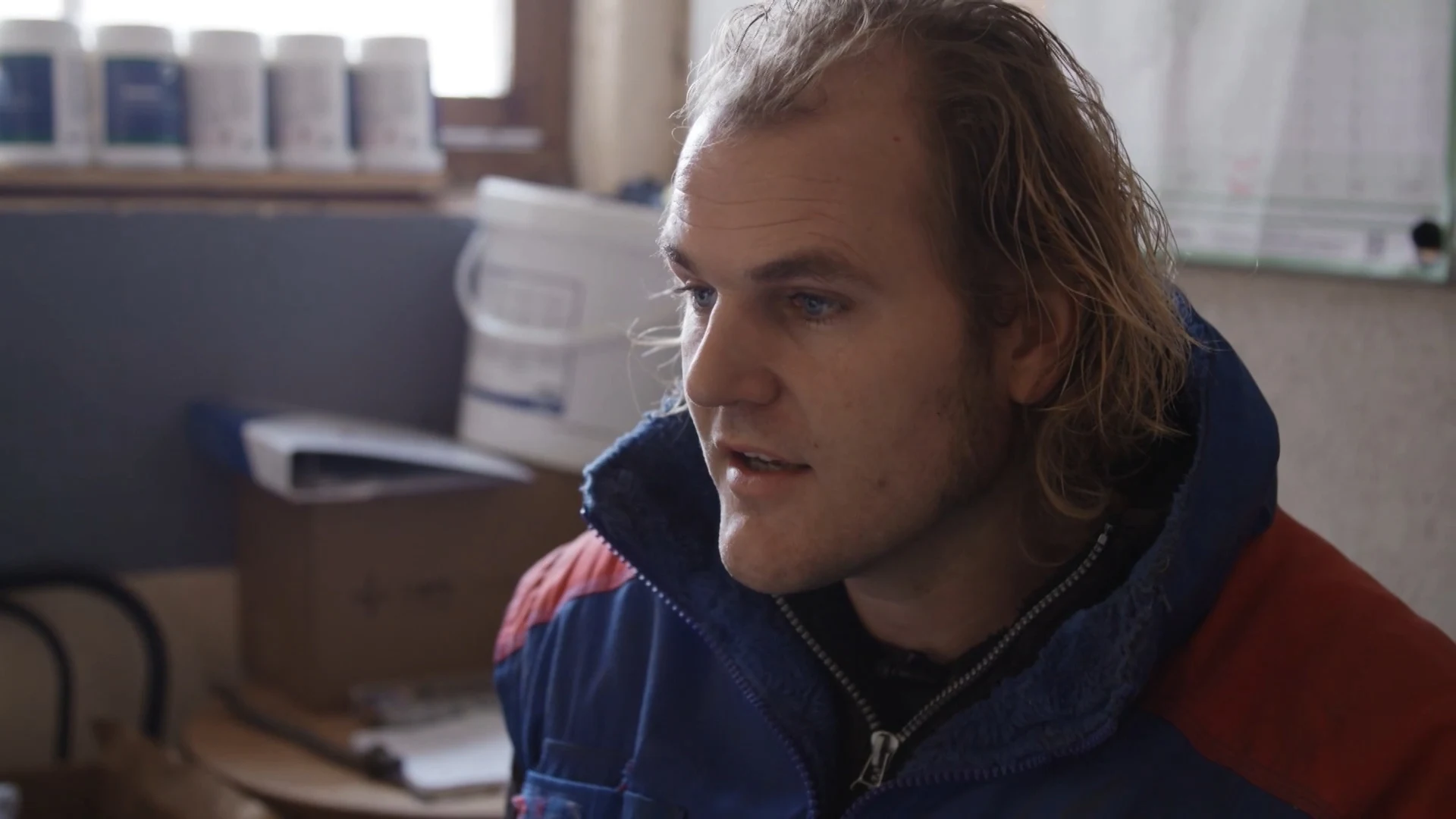 Michiel lost het probleem met de melkrobot zelf op!