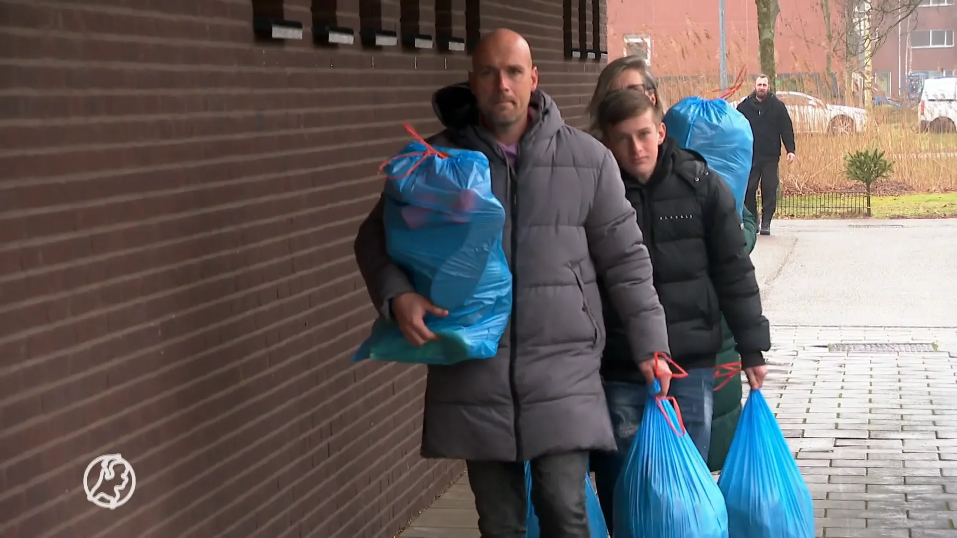 Grote drukte bij inzameling voor getroffen Rotterdammers: 'Heel bijzonder'