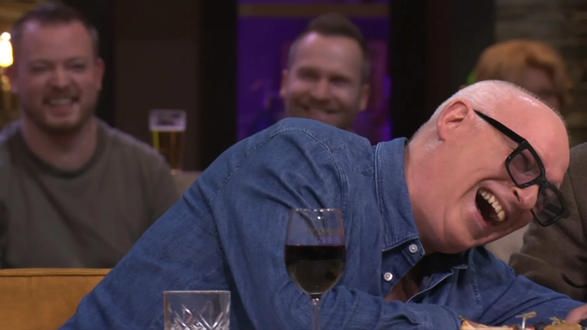 René van der Gijp ligt dubbel om bezoek Jan Boskamp aan De Kuip: ‘Hij zei: Ik ga nóóit meer!’