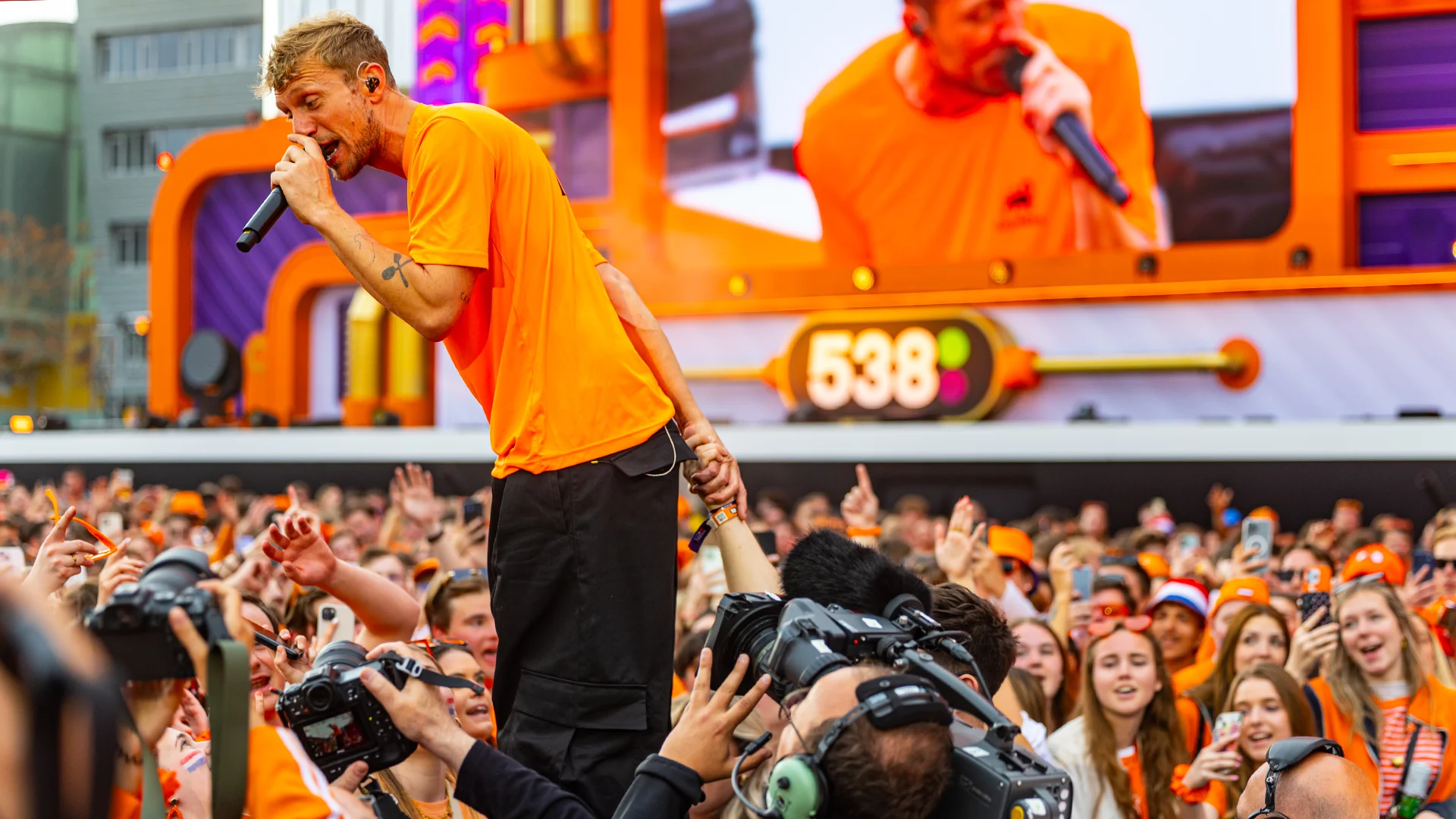 40.000 feestvierende amigo’s bij Chef’Special op 538 Koningsdag 2026