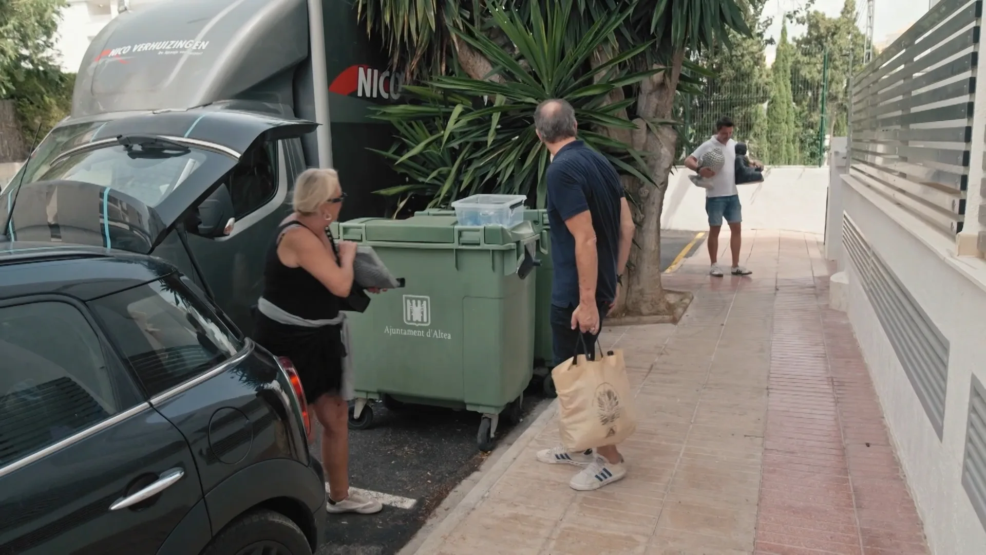 Kakkerlakkenplaag teistert familie Hansler