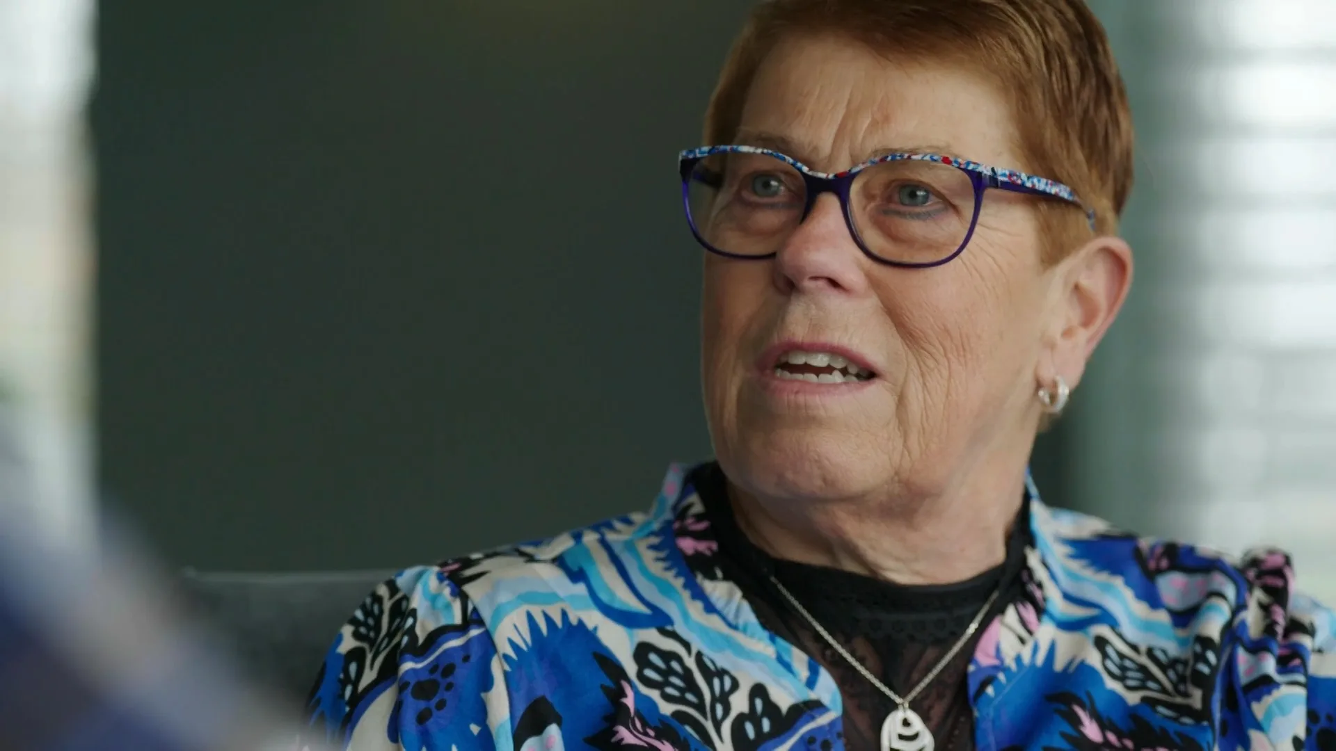 Janny's vader sloeg hun met de mattenklopper