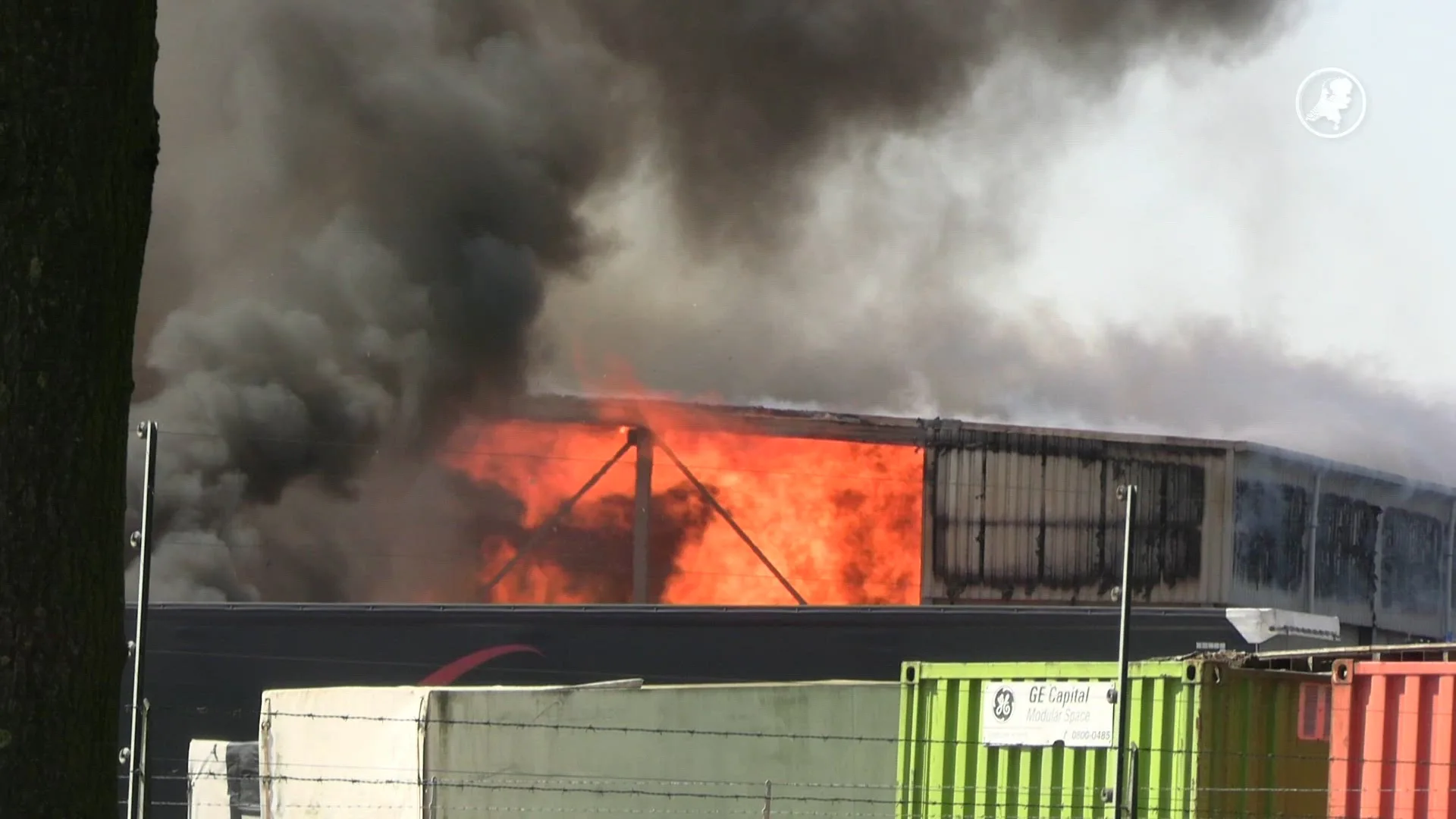 Grote brand bij recyclingbedrijf in Venlo