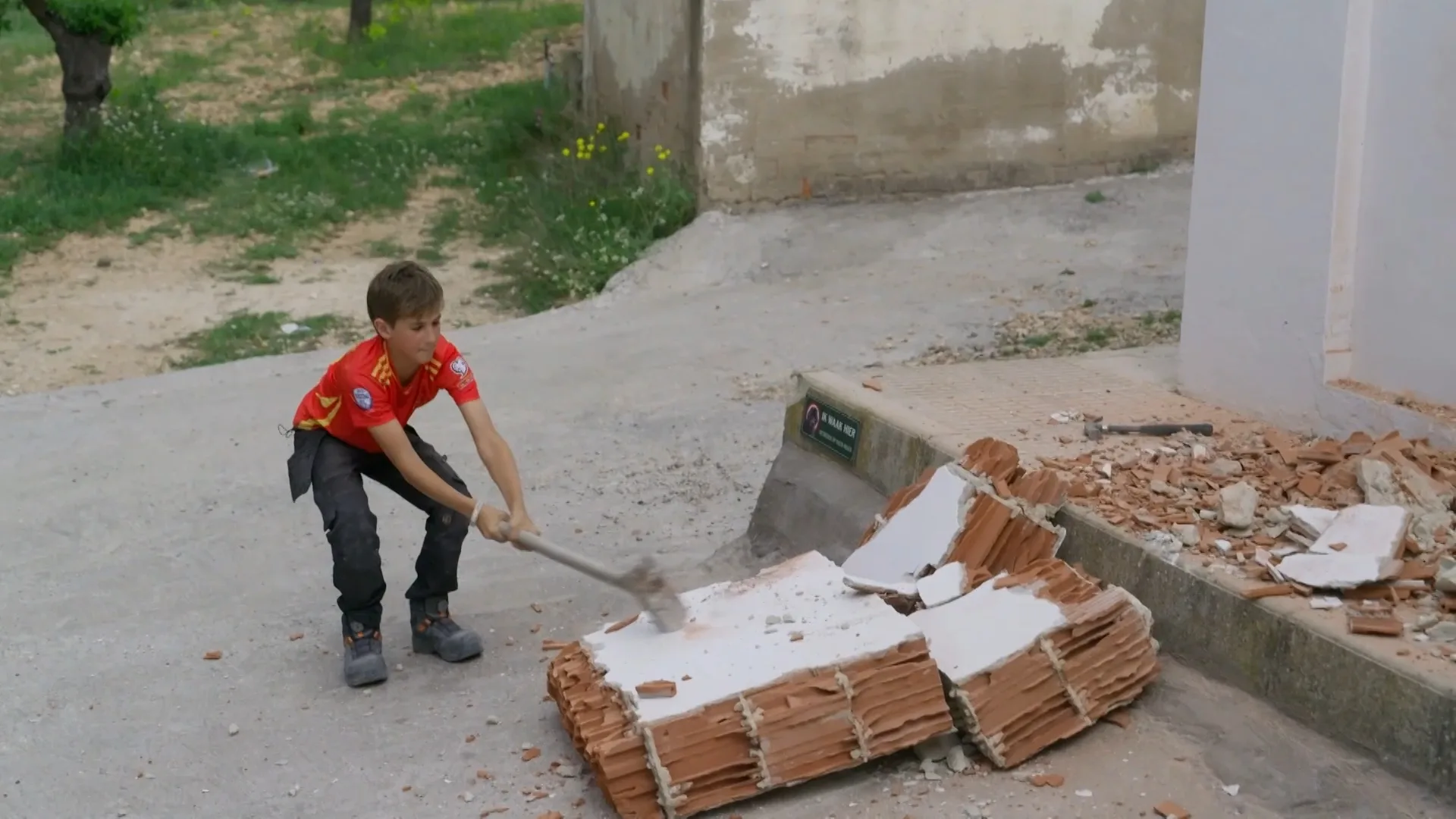 Harrie leert het werk van de zware hamer