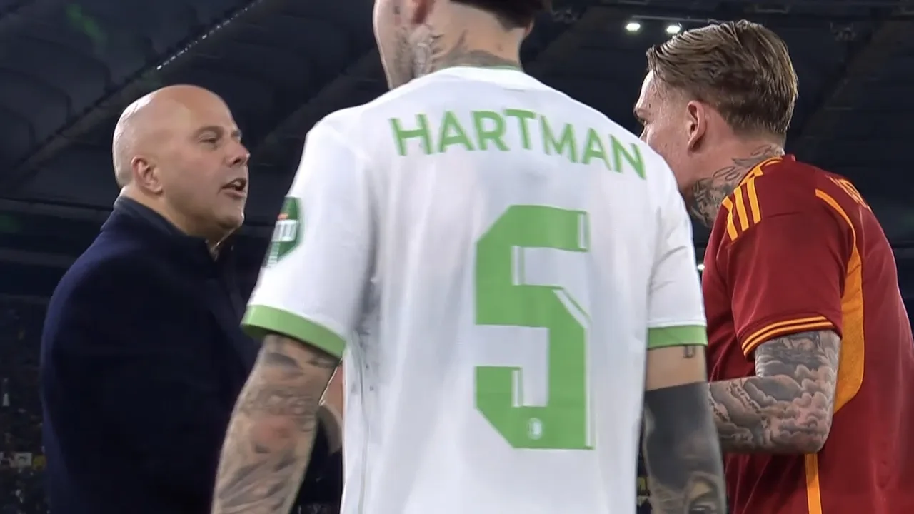 Slot en Karsdorp in gesprek na vermeende overtreding in slotfase eerste helft