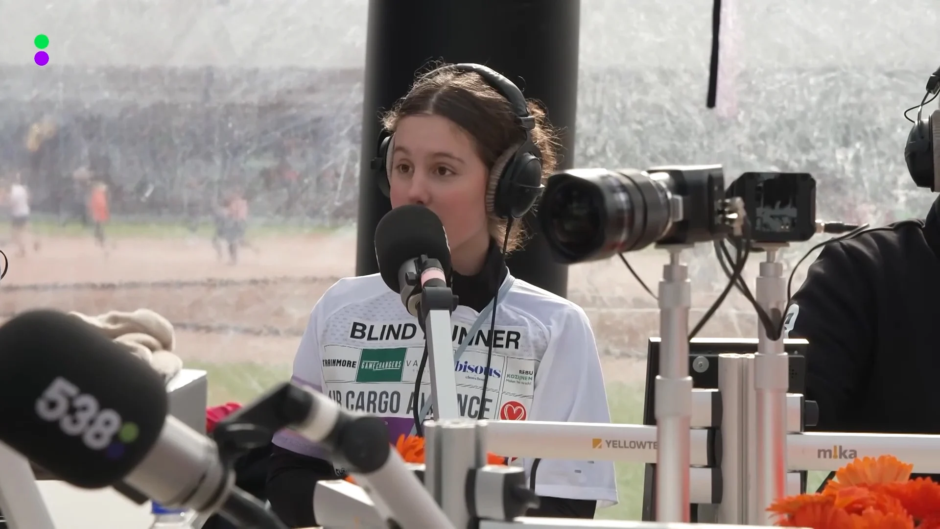 Braille-schilderij van Emelie levert mooi bedrag op voor het Máxima