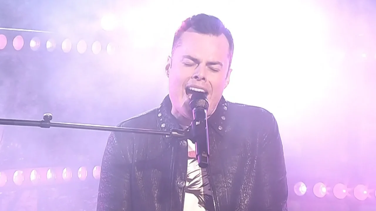 Marc Martel (zangstem in film Bohemian Rhapsody) opent De Oranjezomer op prachtige wijze!