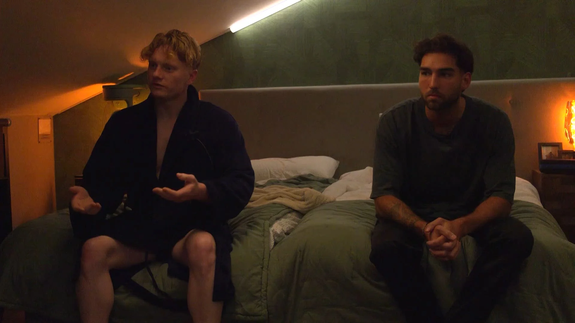 De bom barst tussen Casper en Robert: 'Je kan wel een toontje lager zingen'