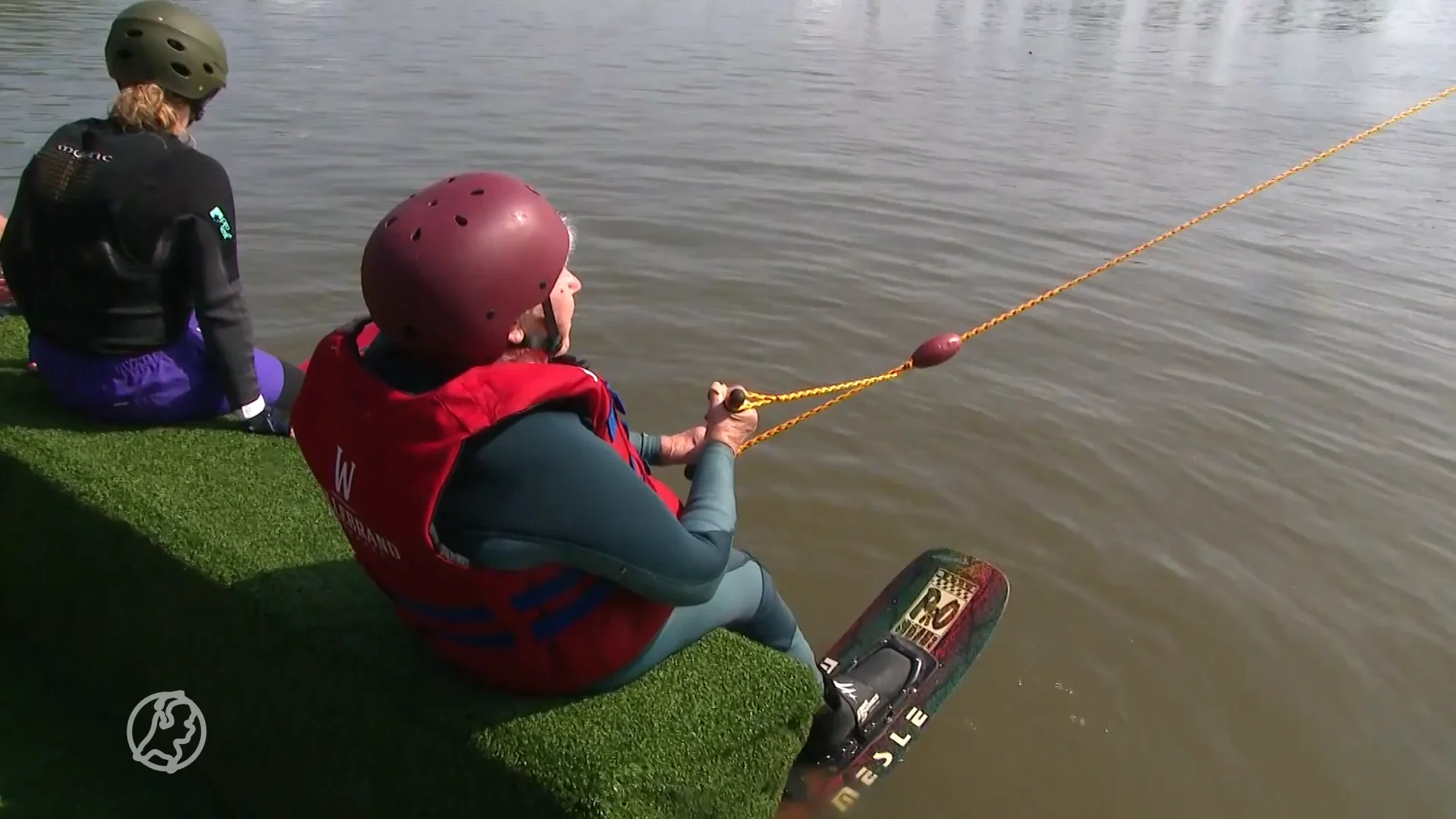 Eeuwig jong: oma Wilma viert 90ste verjaardag waterskiënd