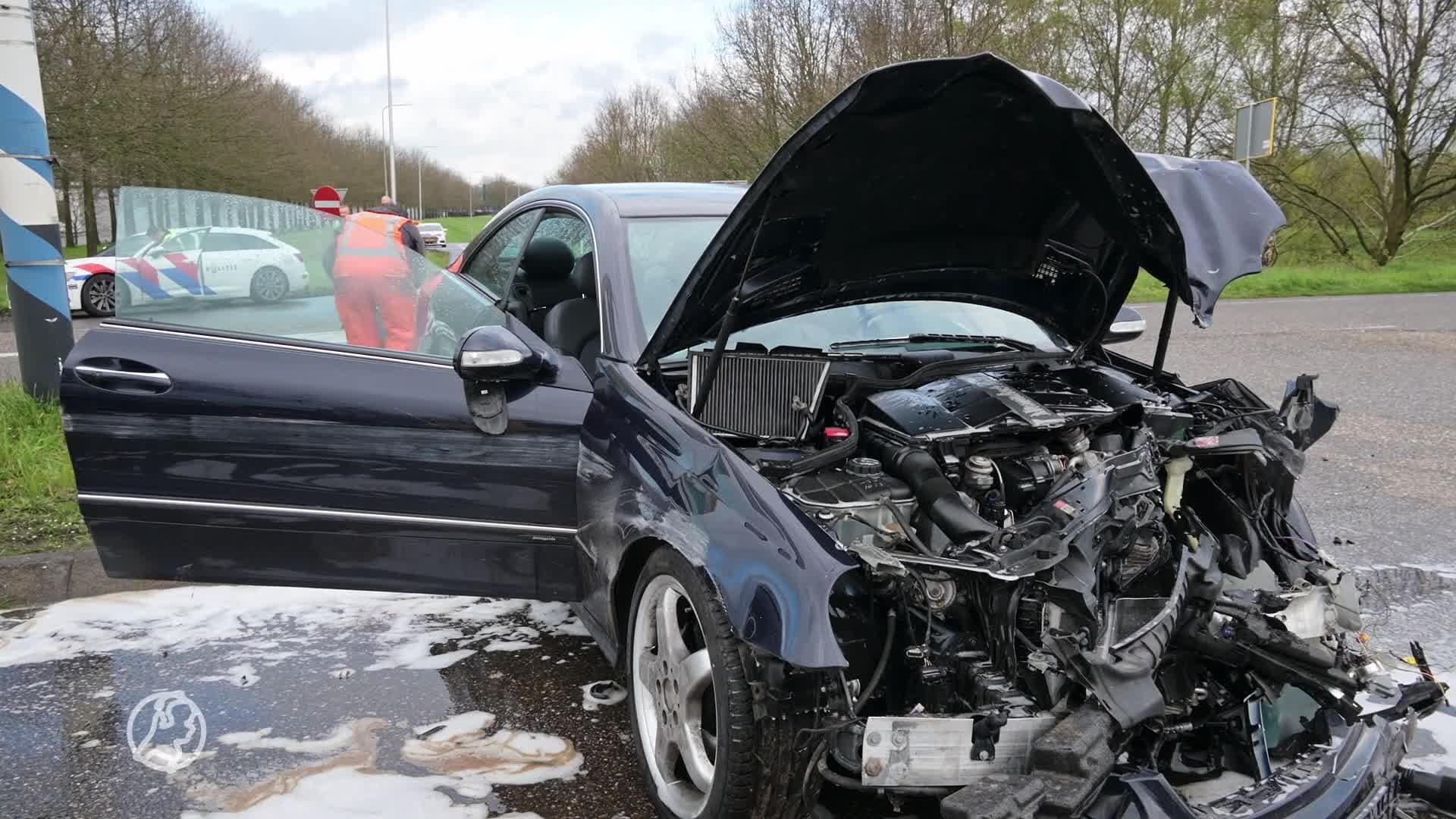 Enorme crash op A58 na mogelijk een achtervolging, één gewonde