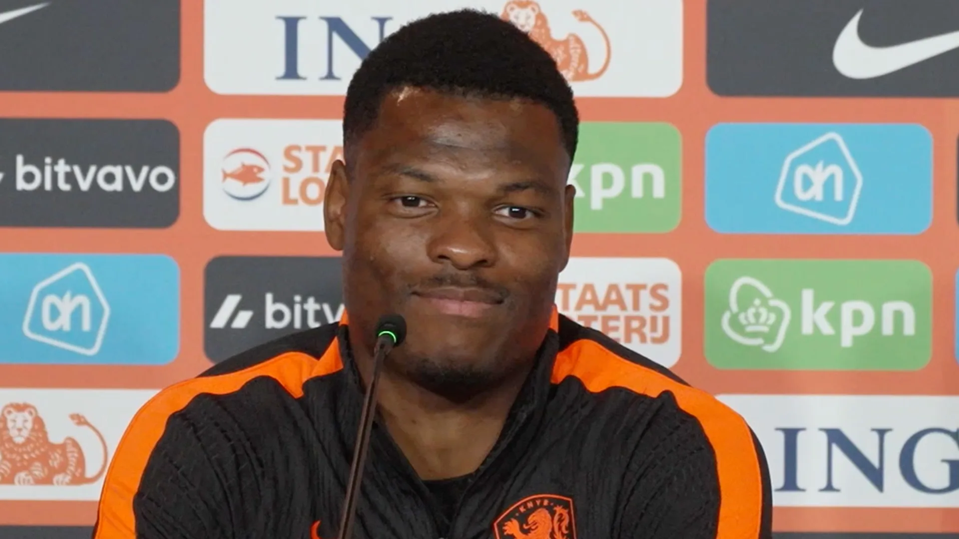 Denzel Dumfries ontwijkt vraag over Real Madrid: 'Geen commentaar'