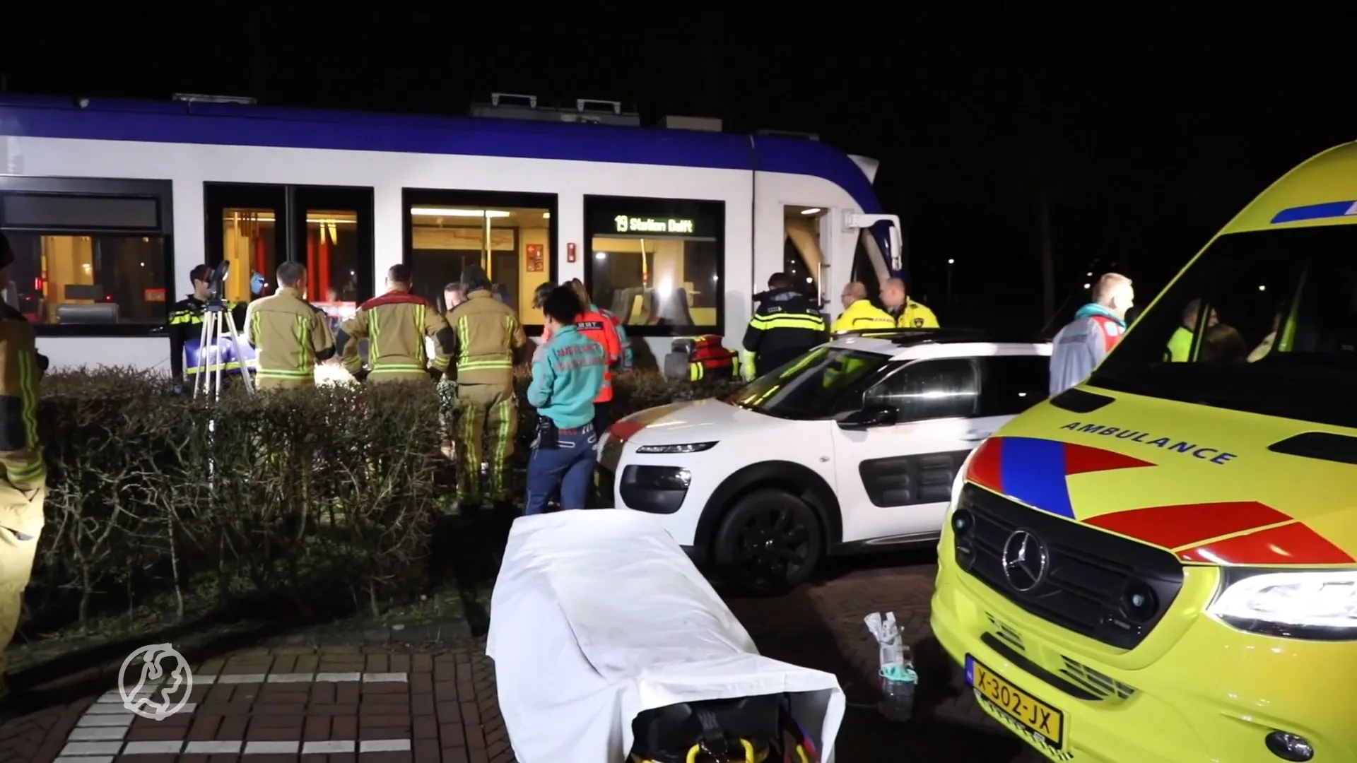 Zwaargewonde man na aanrijding met tram in Den Haag