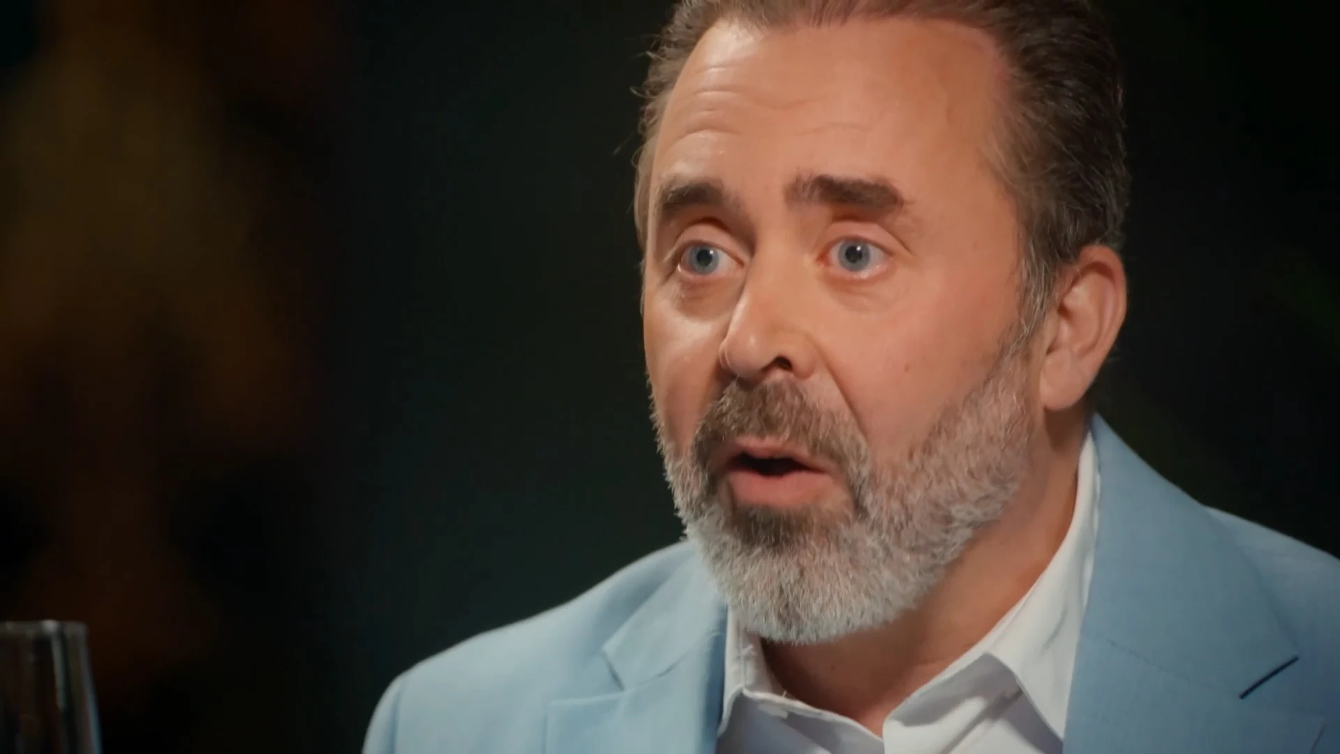 Horace over pijnlijke val: 'Ik pak haar tas af'