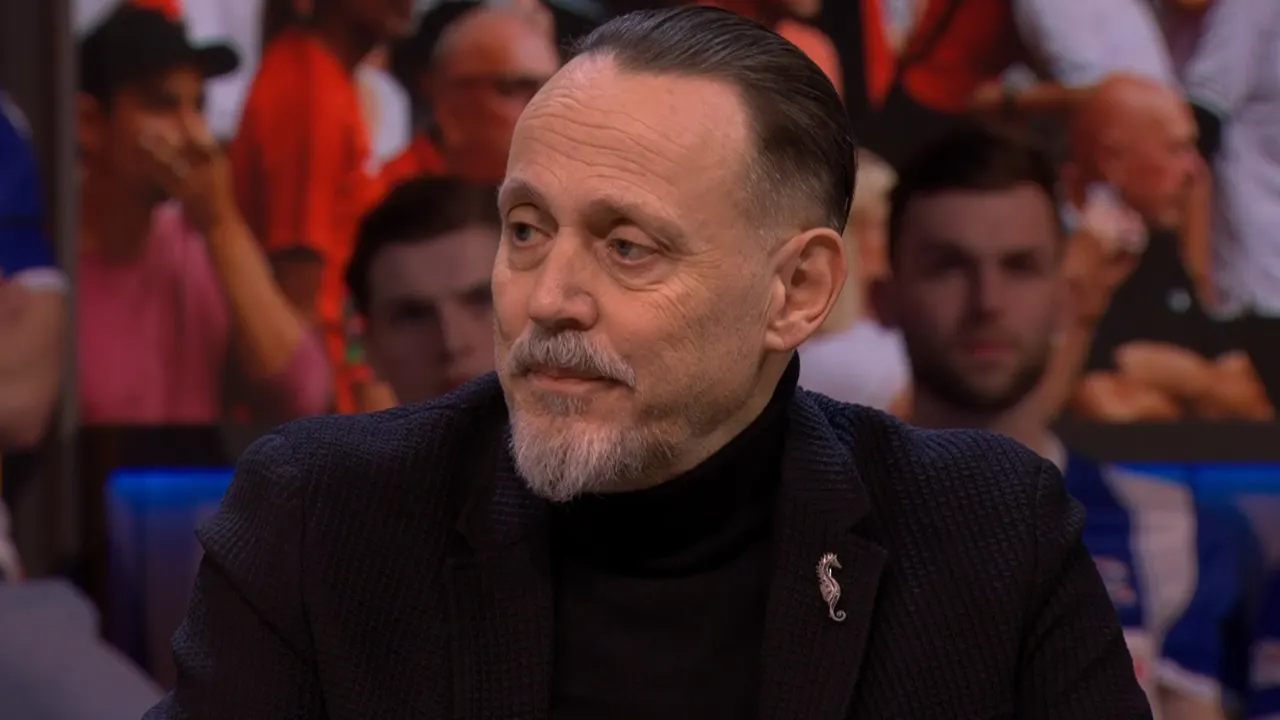 Hugo Borst keihard voor Ajacied: 'Hij heeft er geen zin in, zit gewoon z'n geld te pakken!'