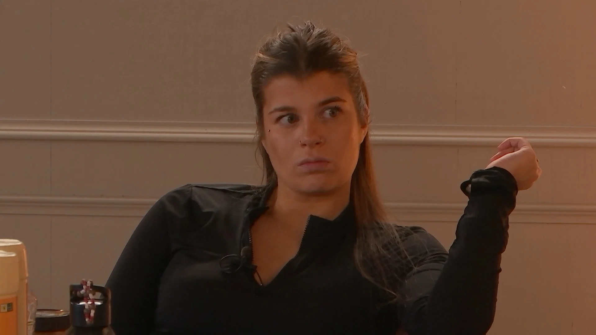 Noah stoort zich aan het gestaar van Chess