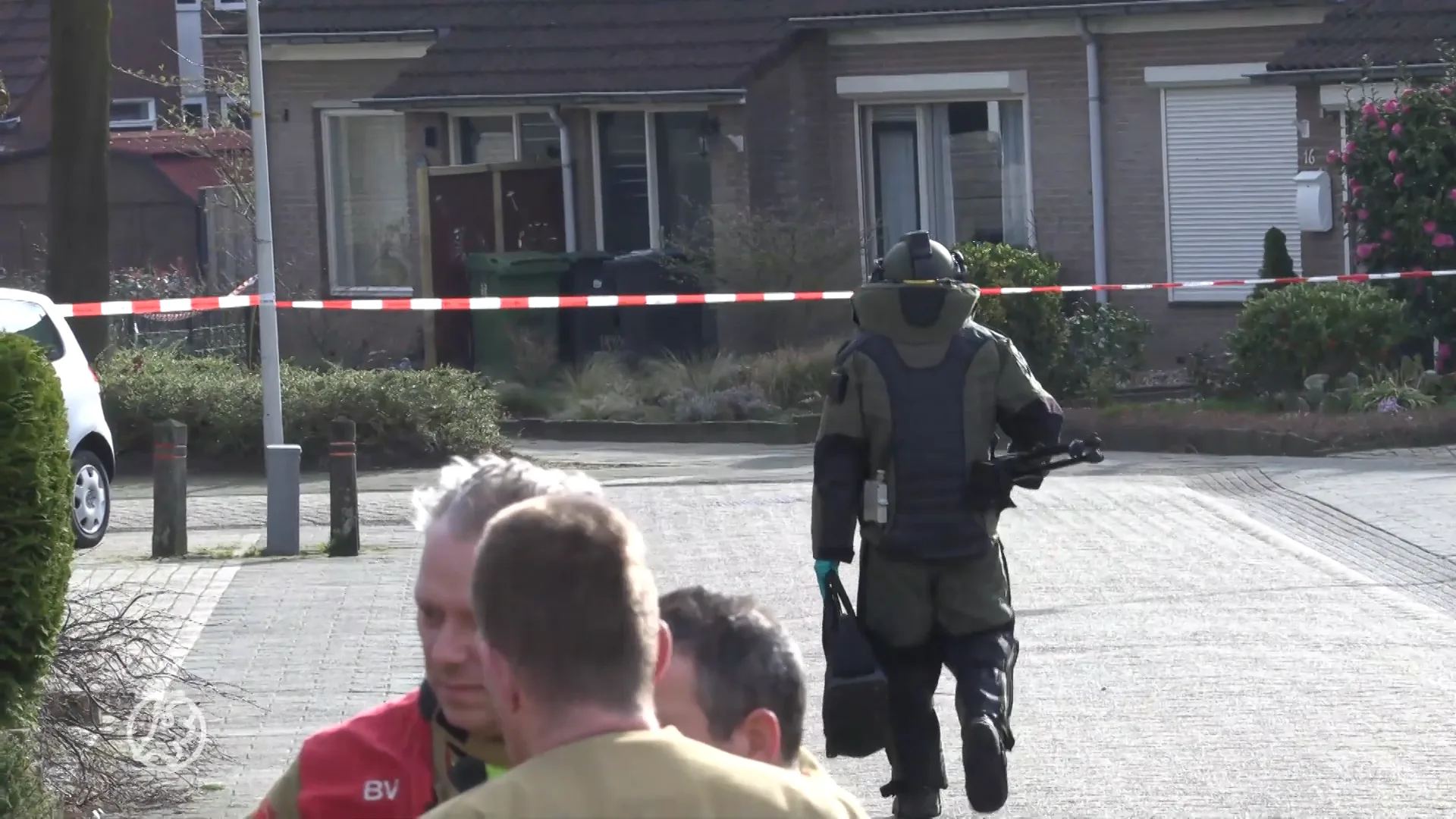 EOD moet in actie komen nadat vrouw zelfgemaakt vuurwerk vindt in woonwijk in 's-Heerenberg