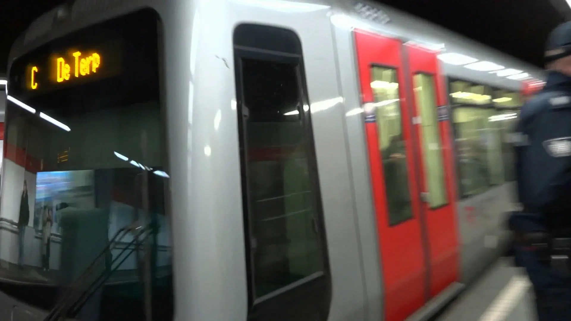 Zwartrijder schept op over geweld tegen stadstoezicht