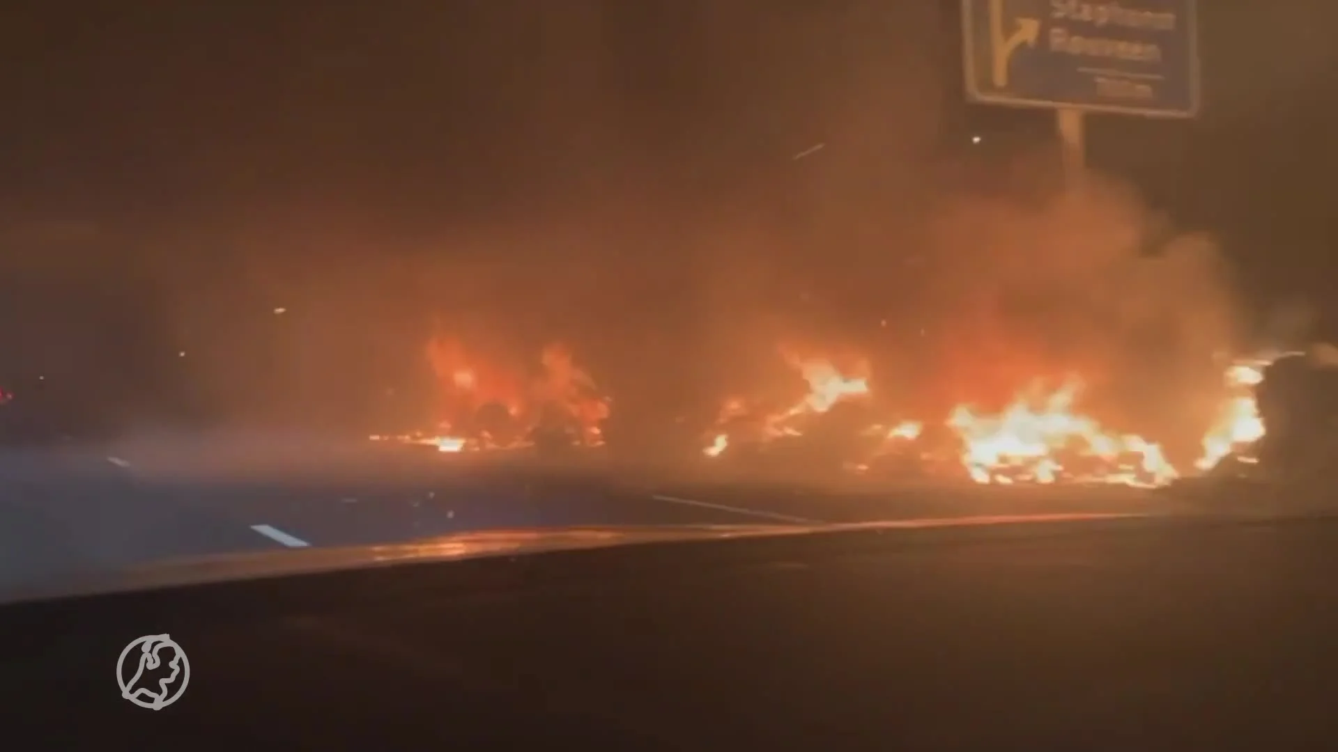 Chaos door boerenprotesten: snelweg dicht, vuurwerk en ongelukken