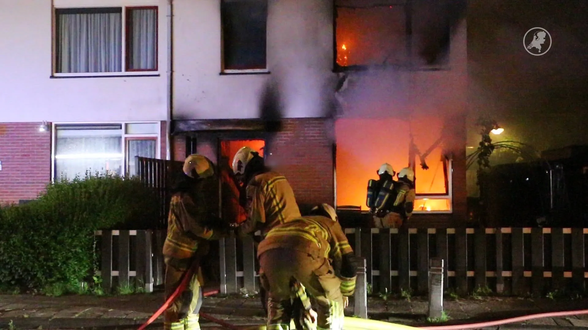 Felle brand in woning Hoogeveen, pand raakt zwaar beschadigd