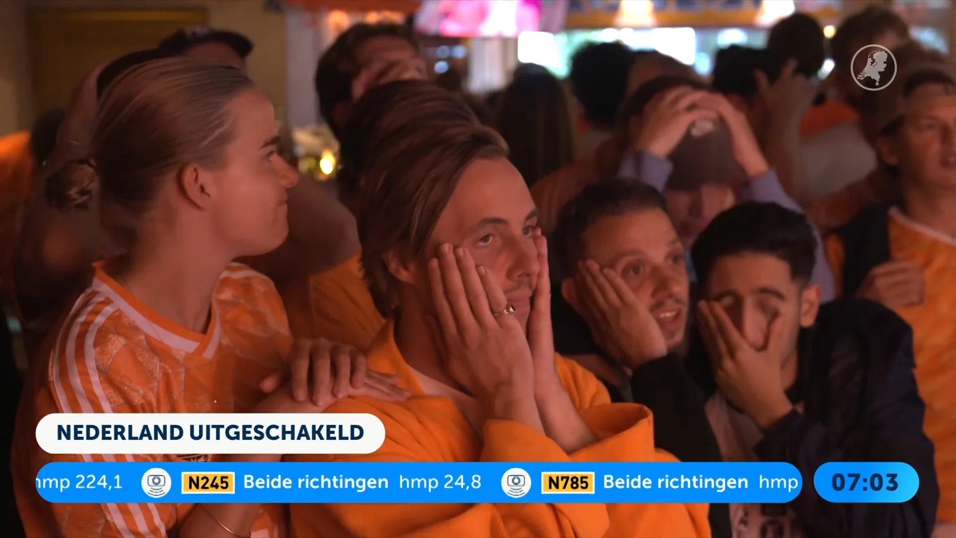 Oranje-avontuur ten einde: Nederlandse fans teleurgesteld, feest is Osdorp